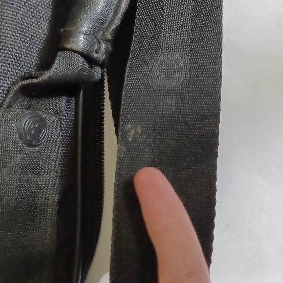 SwissGear black Laptop Case adjustable strap and luggage strap 17"x12.5"x3" - Picture 15 of 17